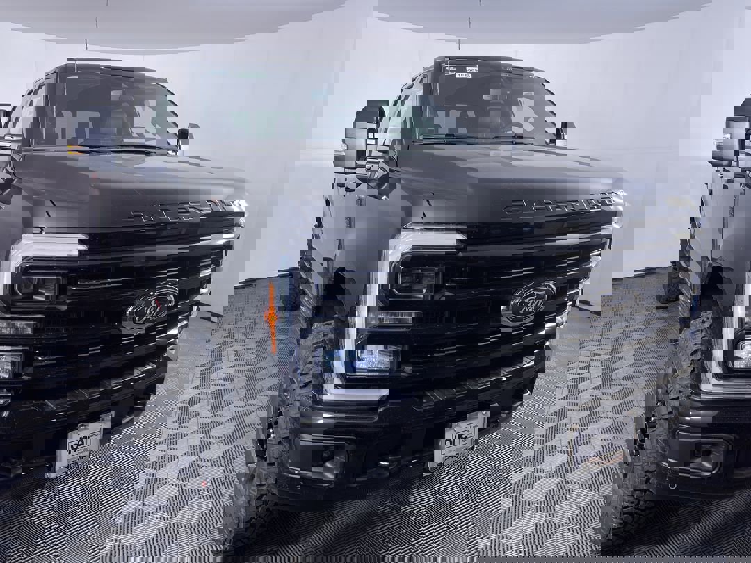 2025 Ford F-250 Platinum photo 2