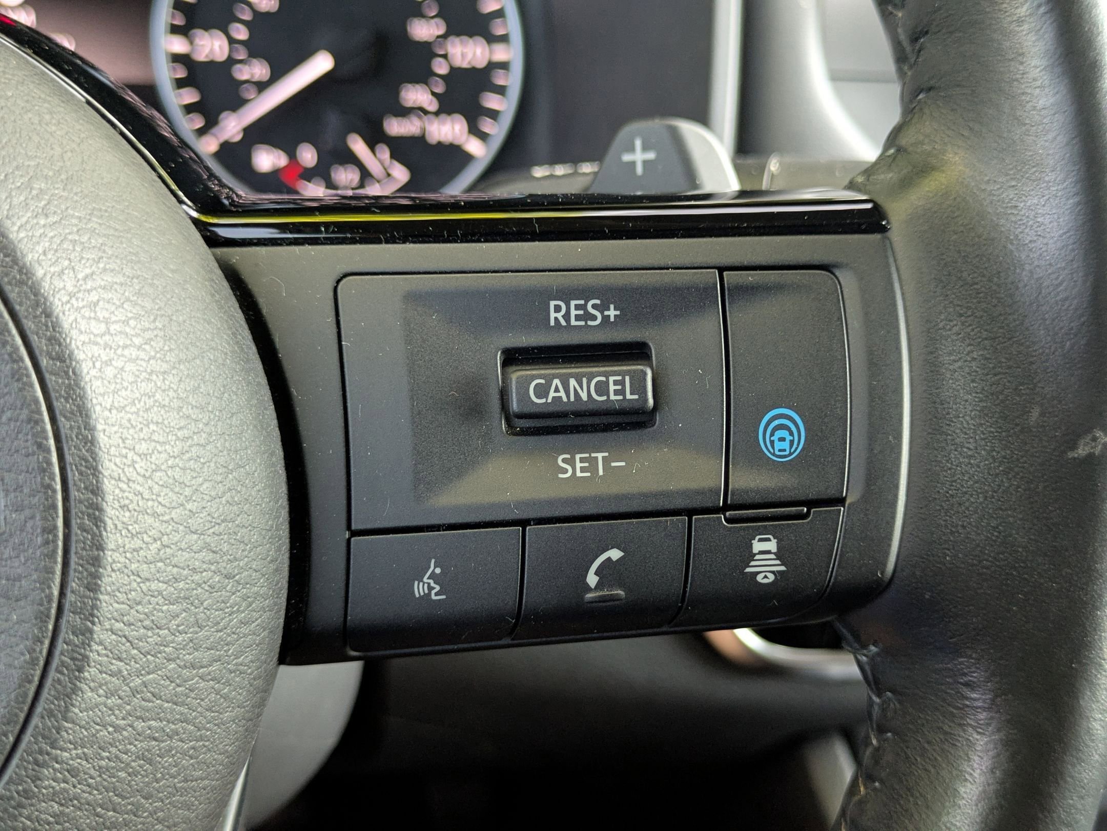 2022 Nissan Rogue SV photo 14