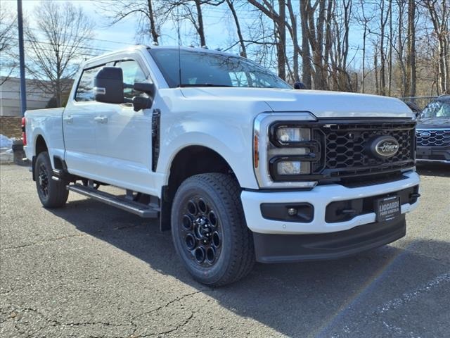 2025 Ford F-350 Super Duty Lariat's photo
