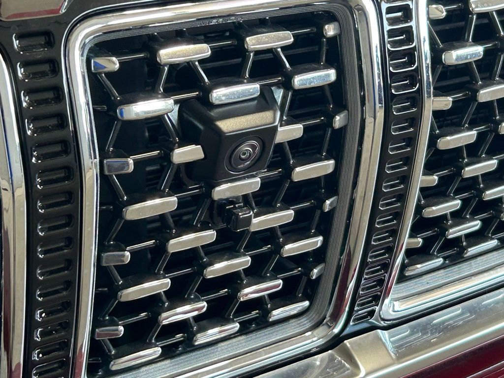 2024 Jeep Grand Wagoneer photo 23