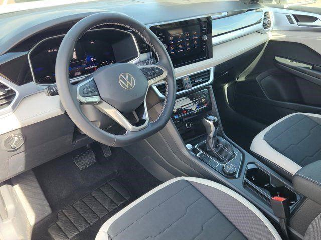 2025 Volkswagen Taos SE photo 10