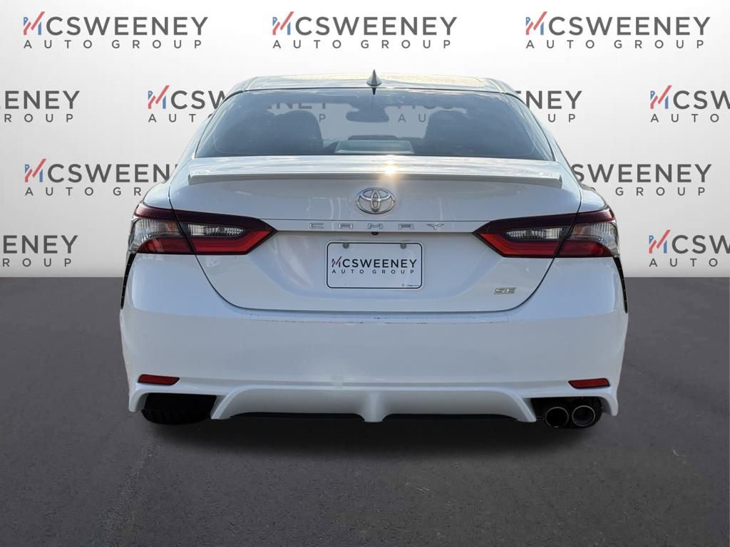 2021 Toyota Camry SE photo 4