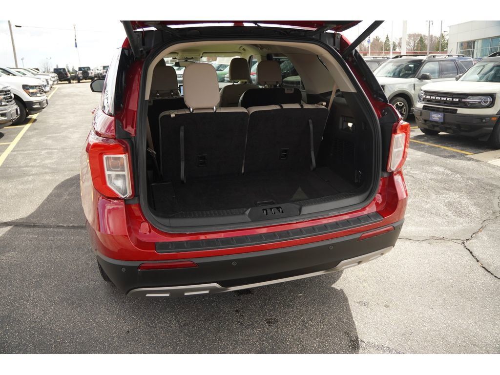 2022 Ford Explorer XLT photo 15