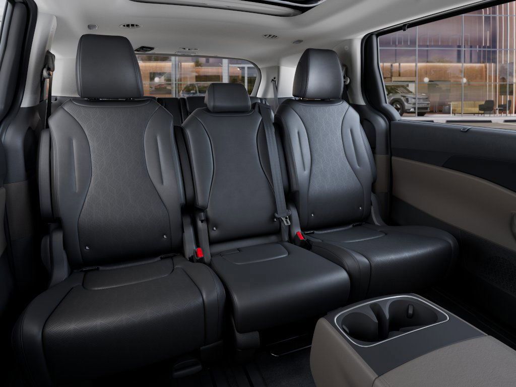 2026 Kia Carnival SX photo 16