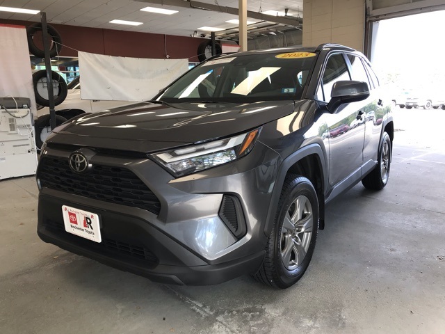 2023 Toyota RAV4 XLE photo 8
