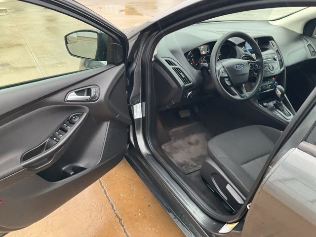 Used 2018 Ford Focus SE with VIN 1FADP3F29JL329048 for sale in Hutchinson, KS