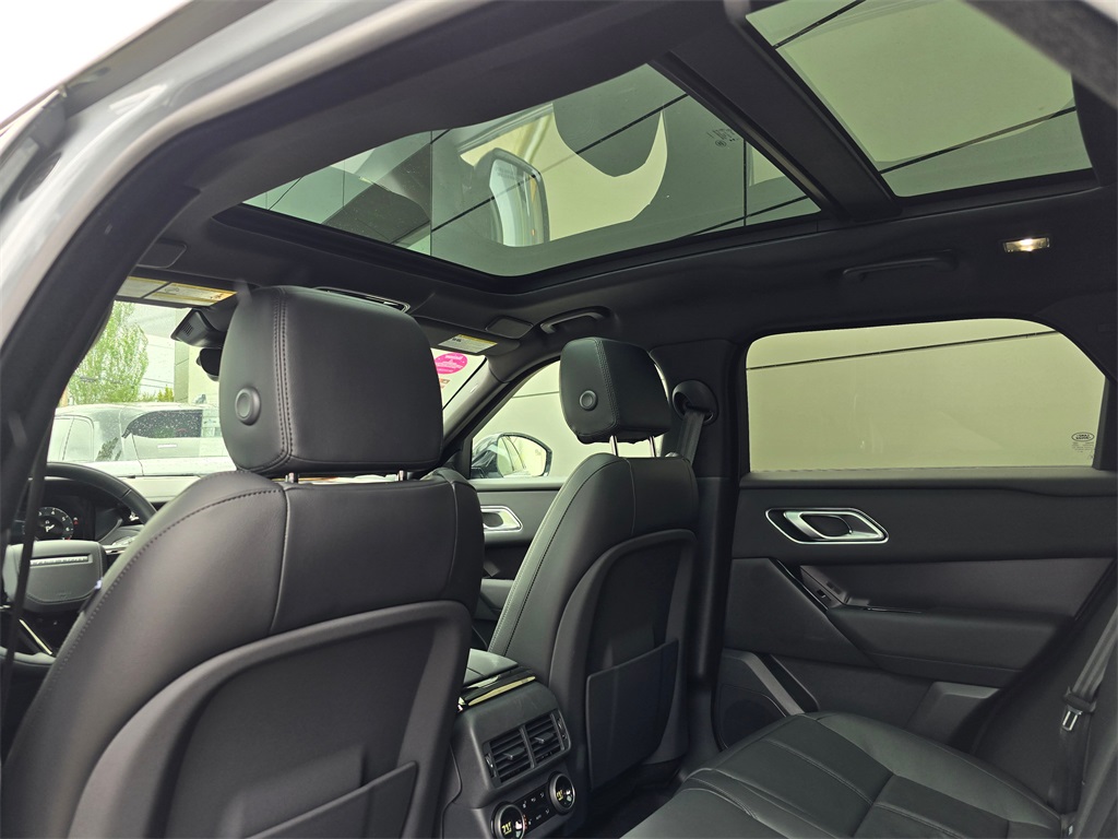 2026 Land Rover Range Rover Velar SE photo 20