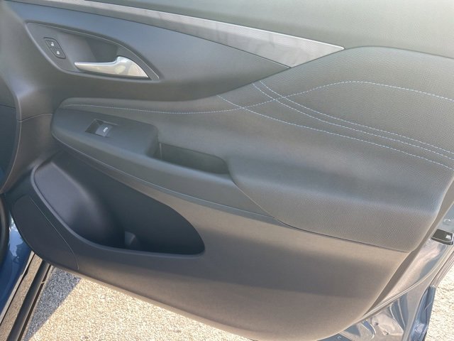 2025 Buick Envista ST photo 18