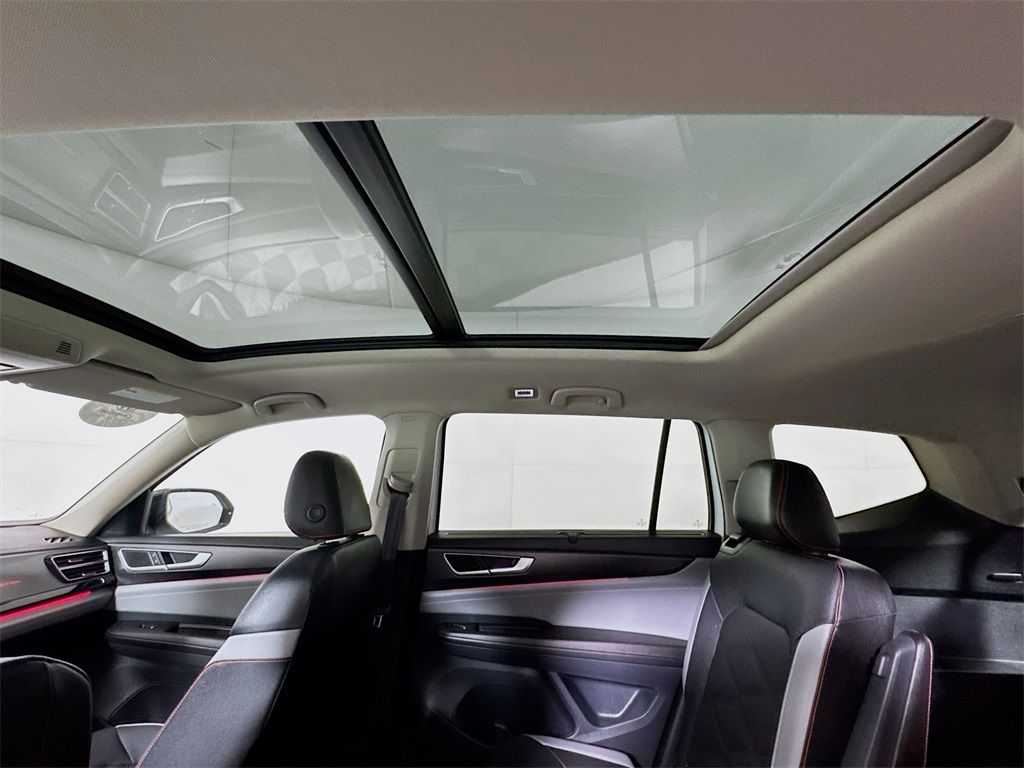 2025 Volkswagen Atlas Peak Edition SE photo 18