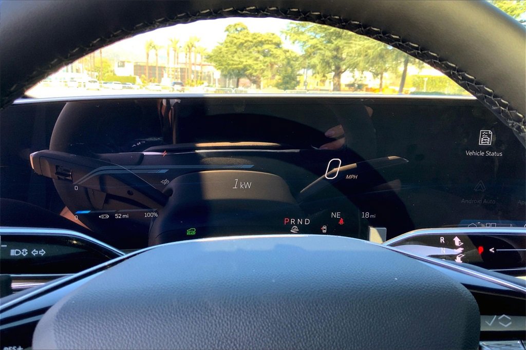 2025 Cadillac Lyriq Luxury photo 21