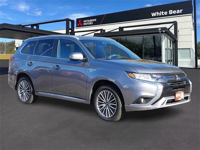 2022 Mitsubishi Outlander PHEV's photo