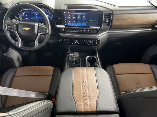 2023 Chevrolet Silverado 1500 High Country photo 2