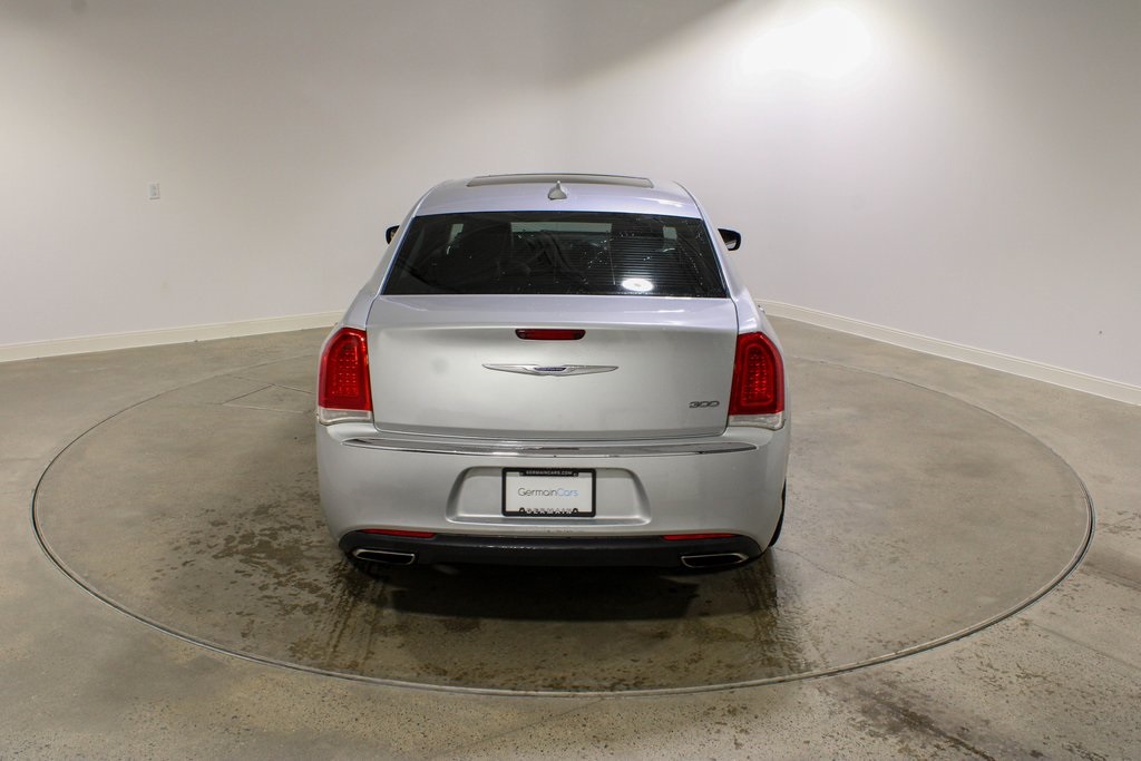 2020 Chrysler 300 Limited photo 4