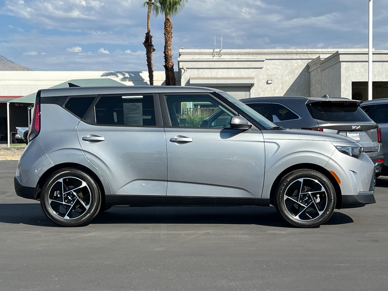 2024 Kia Soul EX photo 2