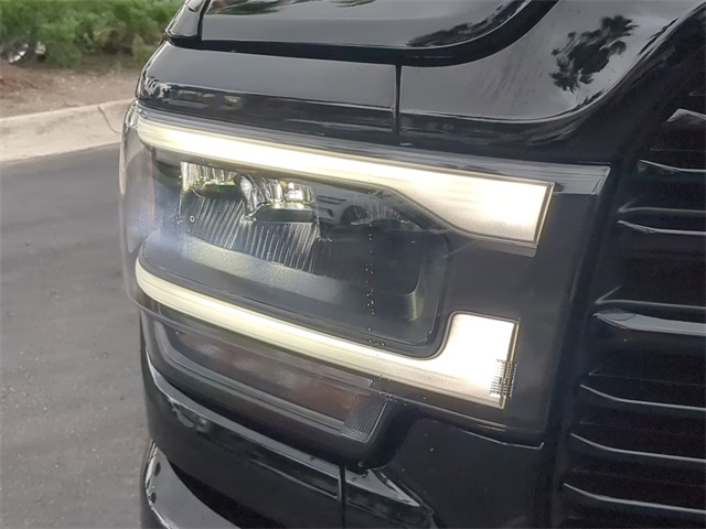 2024 Ram 3500 Laramie photo 9