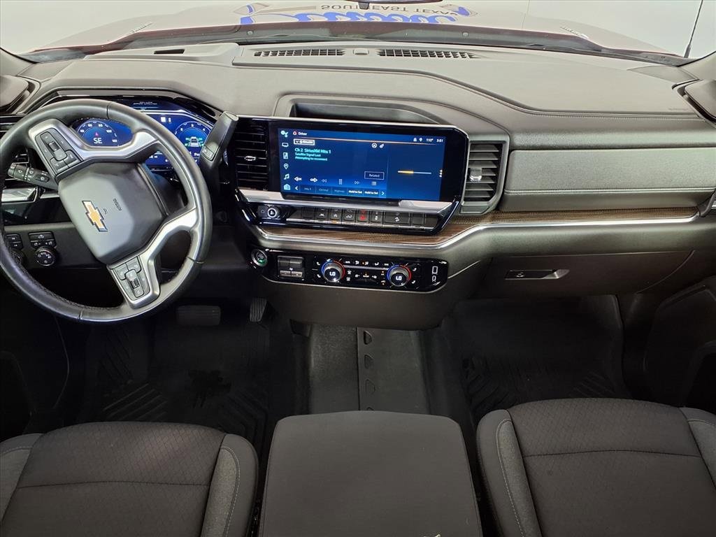 2023 Chevrolet Silverado 1500 LT photo 3