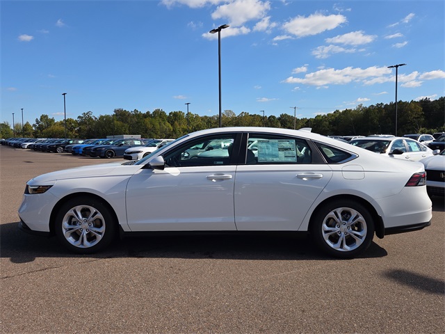 2025 Honda Accord LX photo 3