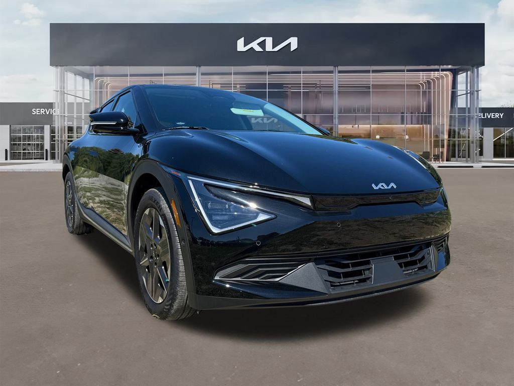 2025 Kia EV6 Light L/R's photo