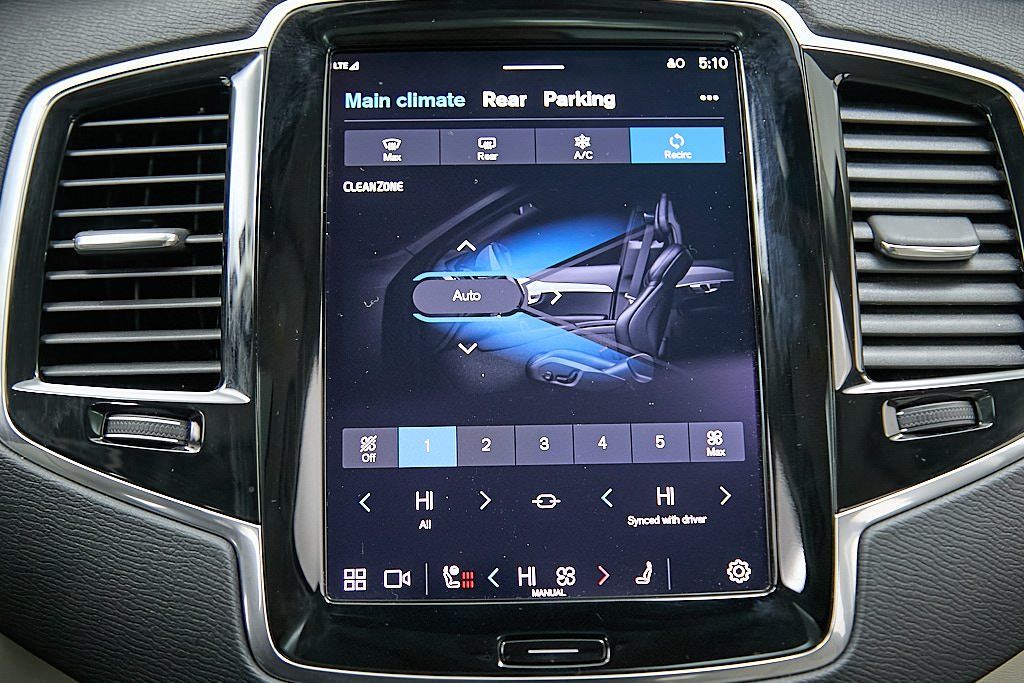 2023 VOLVO XC90 - Image 28