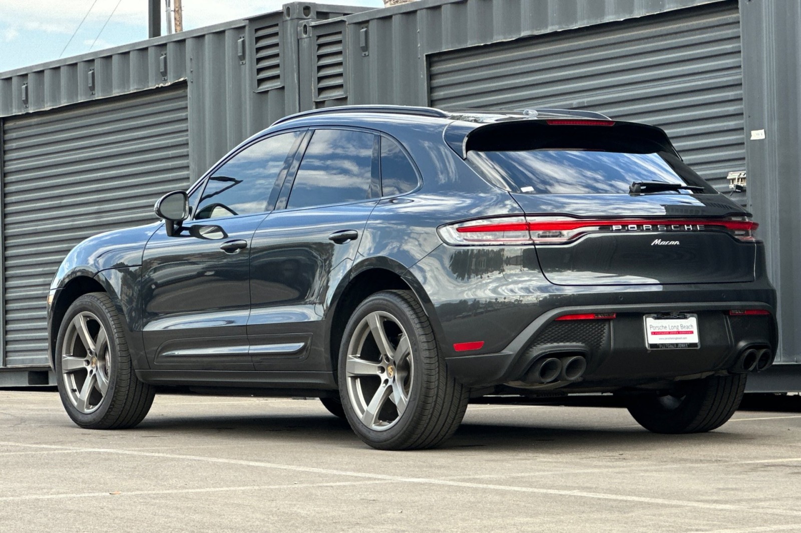 2024 Porsche Macan T photo 3