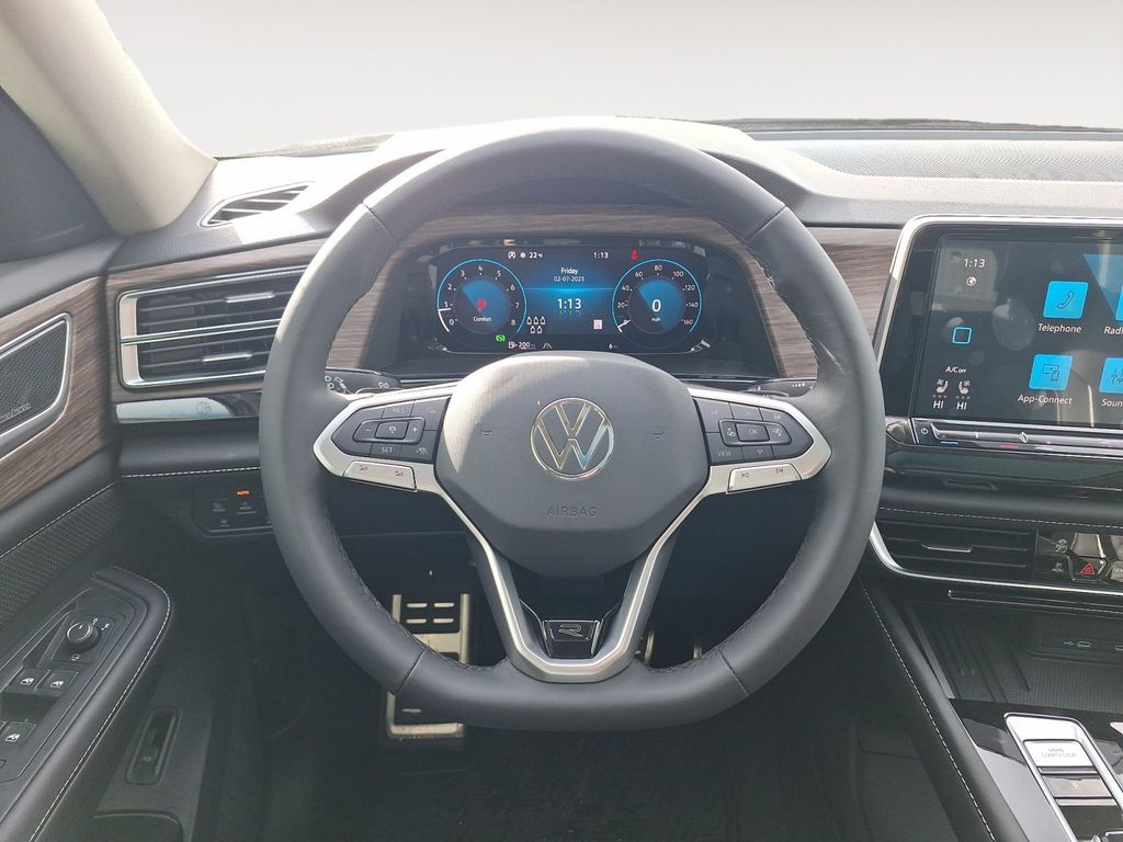2025 Volkswagen Atlas SEL Premium R-Line photo 12
