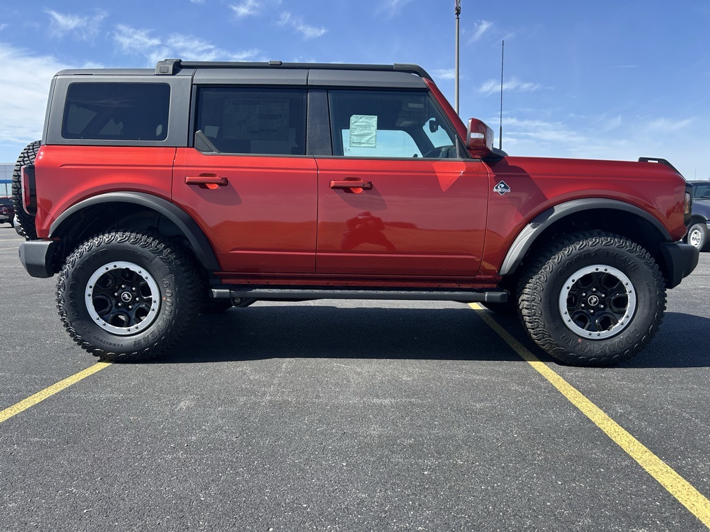 2024 Ford Bronco Outer Banks photo 4