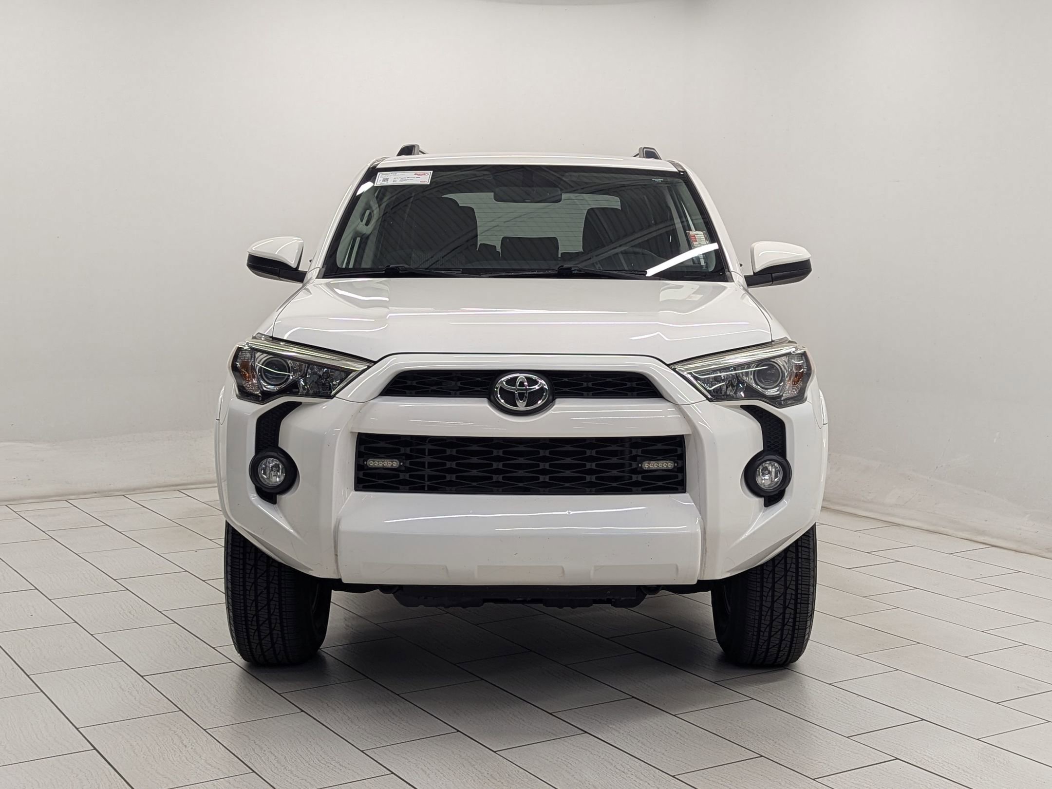 2019 Toyota 4Runner SR5 photo 4