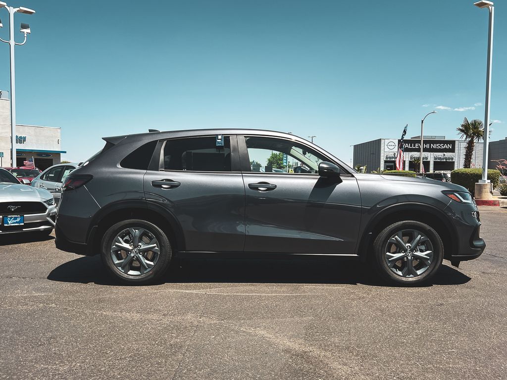 2026 Honda HR-V LX photo 2