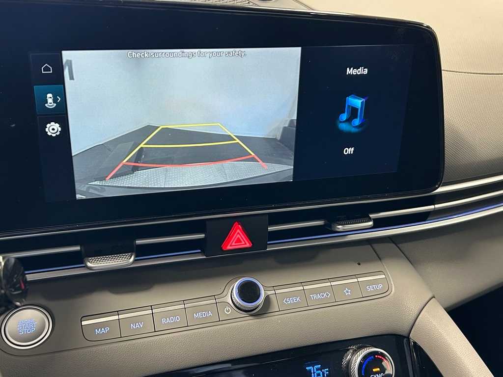 2024 Hyundai Elantra SEL Convenience photo 32