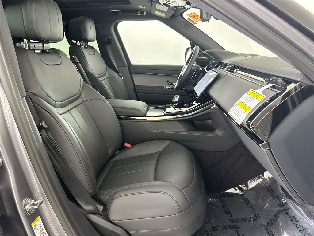 2025 Land Rover Range Rover Sport SE photo 21