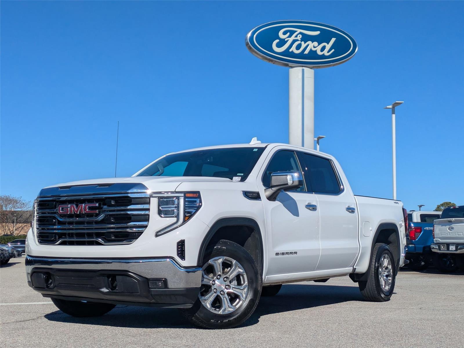 2025 GMC Sierra 1500 SLT's photo