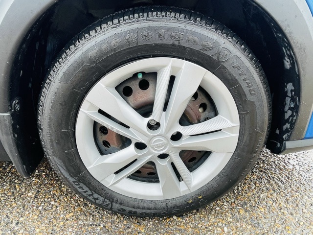 2021 Nissan Kicks S photo 9