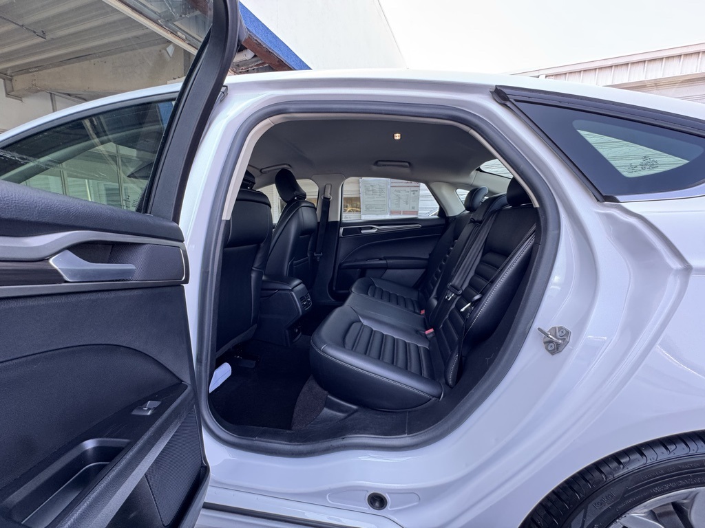 2020 Ford Fusion SEL photo 13