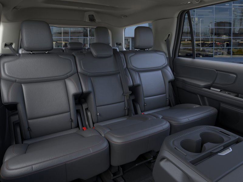 2025 Ford Expedition photo 8