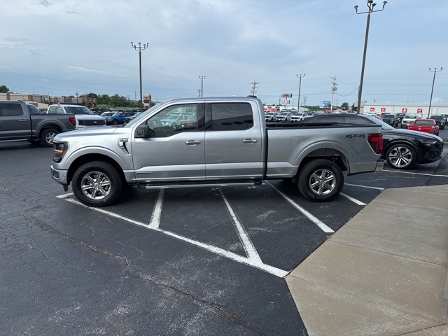 2025 Ford F-150 XLT photo 3