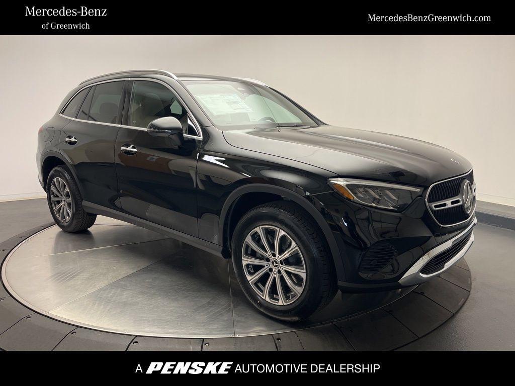 2026 Mercedes-Benz GLC Base's photo