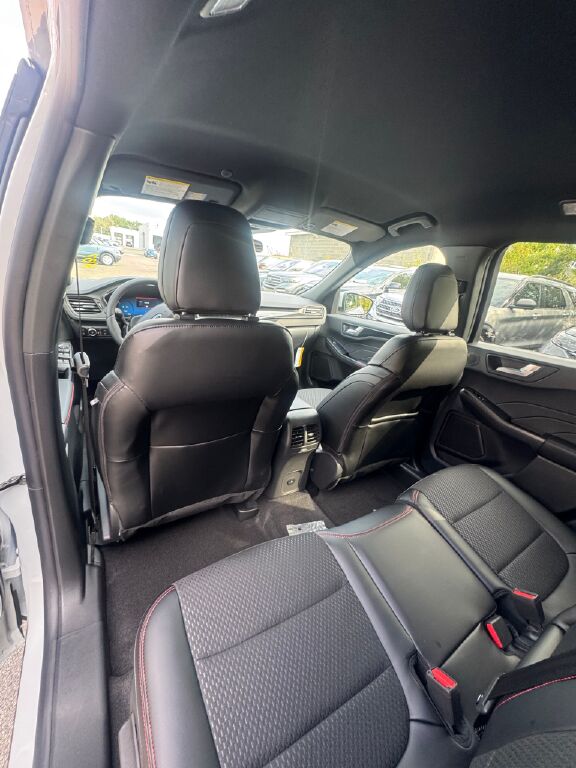 2026 Ford Escape ST-Line Select photo 16