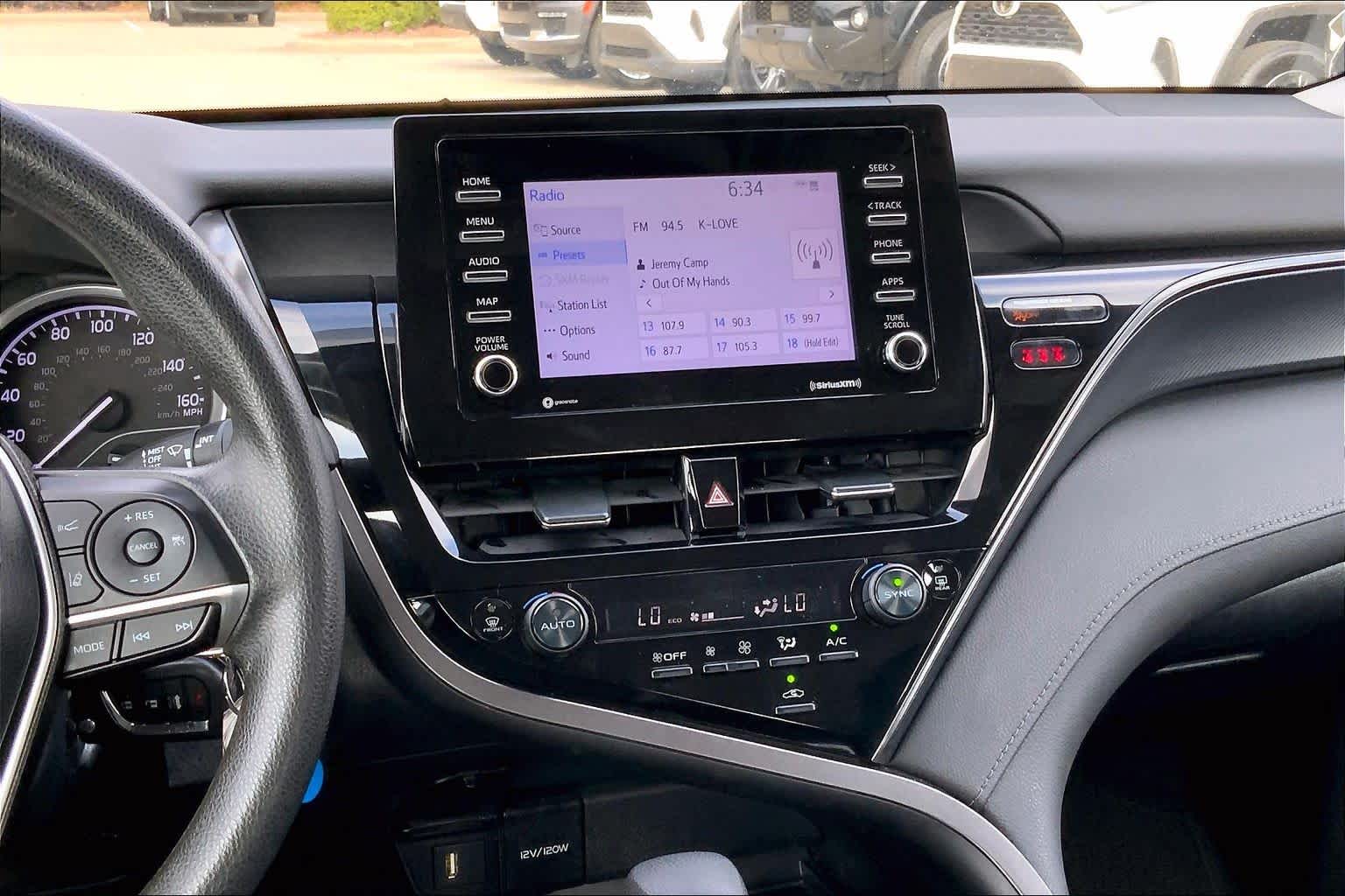 2023 Toyota Camry LE photo 3