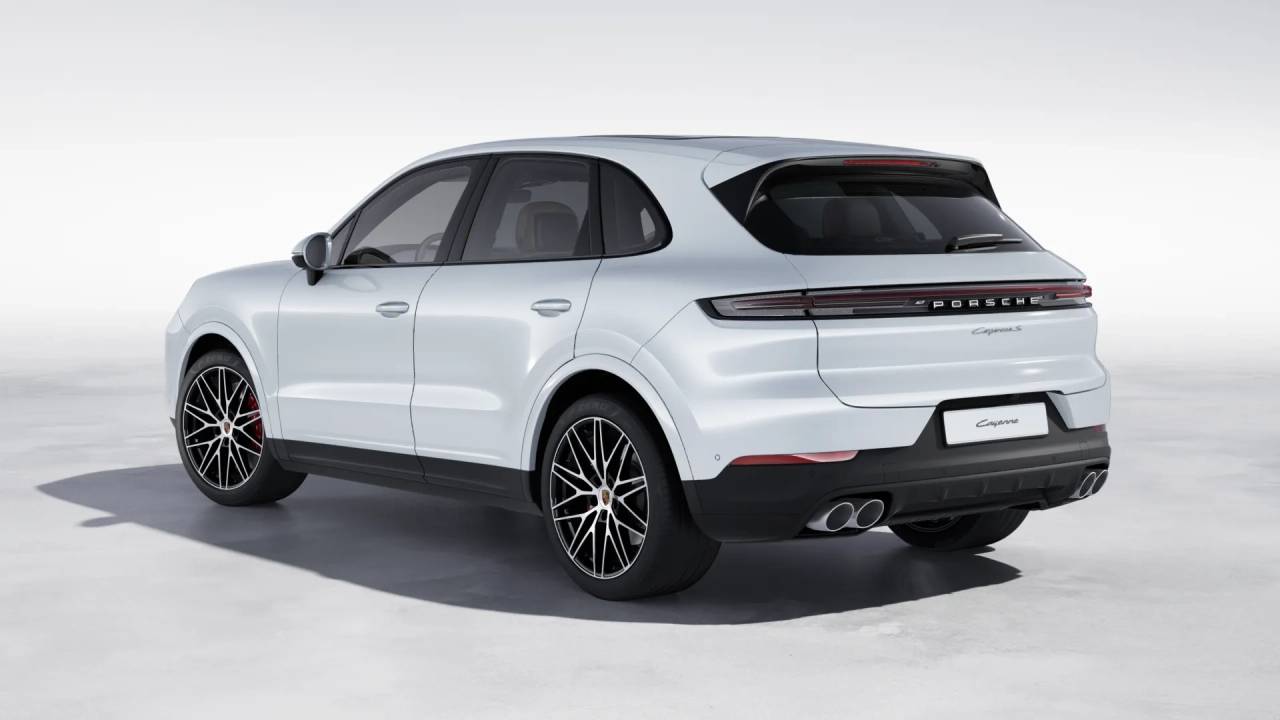 2026 Porsche Cayenne S photo 3