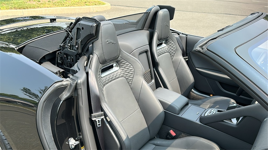 2024 Jaguar F-TYPE R75 P450 photo 22