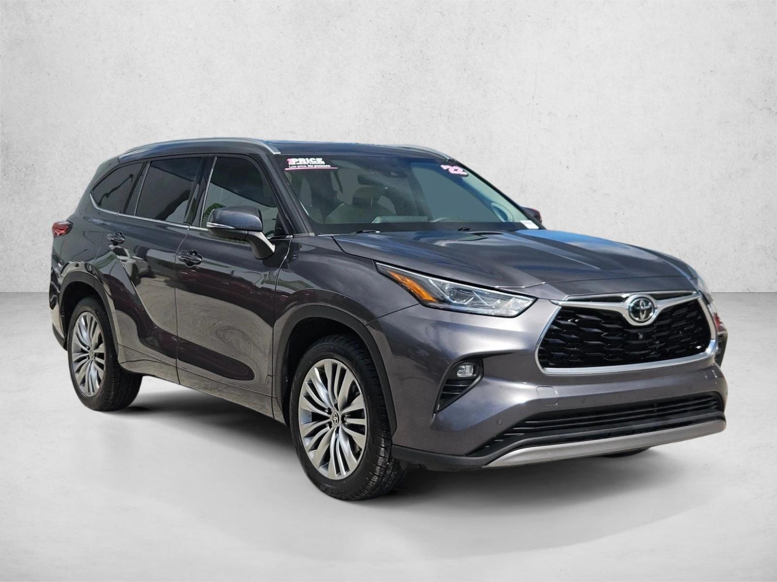 2022 Toyota Highlander Platinum photo 3