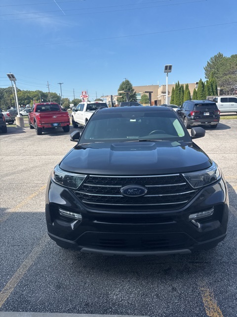 2020 Ford Explorer XLT photo 2