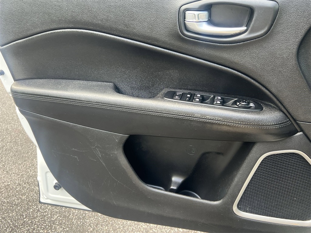 2021 Jeep Compass Altitude photo 18