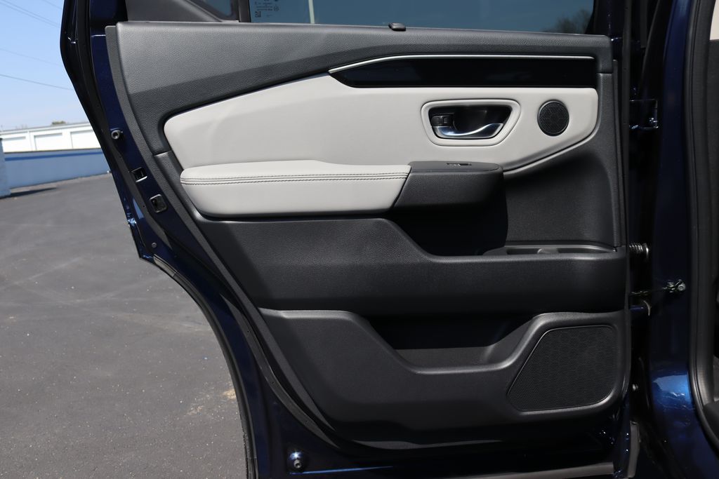 2025 Honda Pilot Touring photo 10