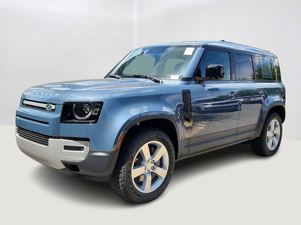 2025 Land Rover Defender S's photo