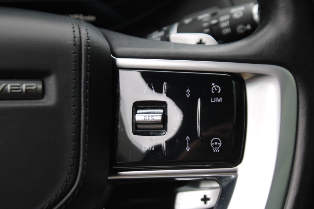 2023 Land Rover Range Rover SE photo 14