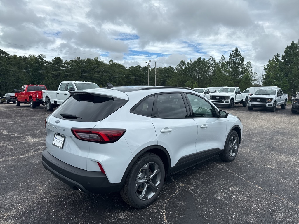 2025 Ford Escape ST-Line photo 15
