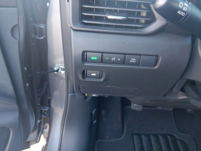2025 Nissan Sentra S photo 12