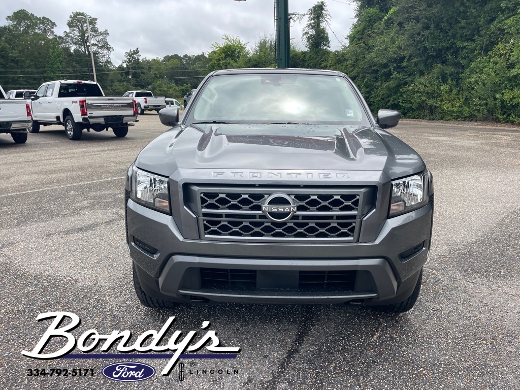 2023 Nissan Frontier SV photo 2