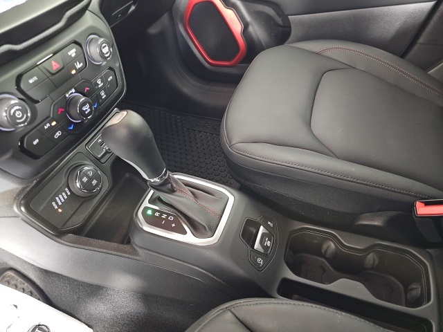 2023 Jeep Renegade Trailhawk photo 22
